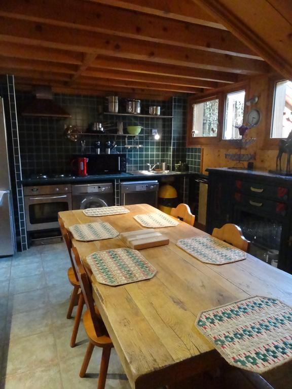 Les Néreïdes Studios et Appartements Brides Les Bains Exterior foto